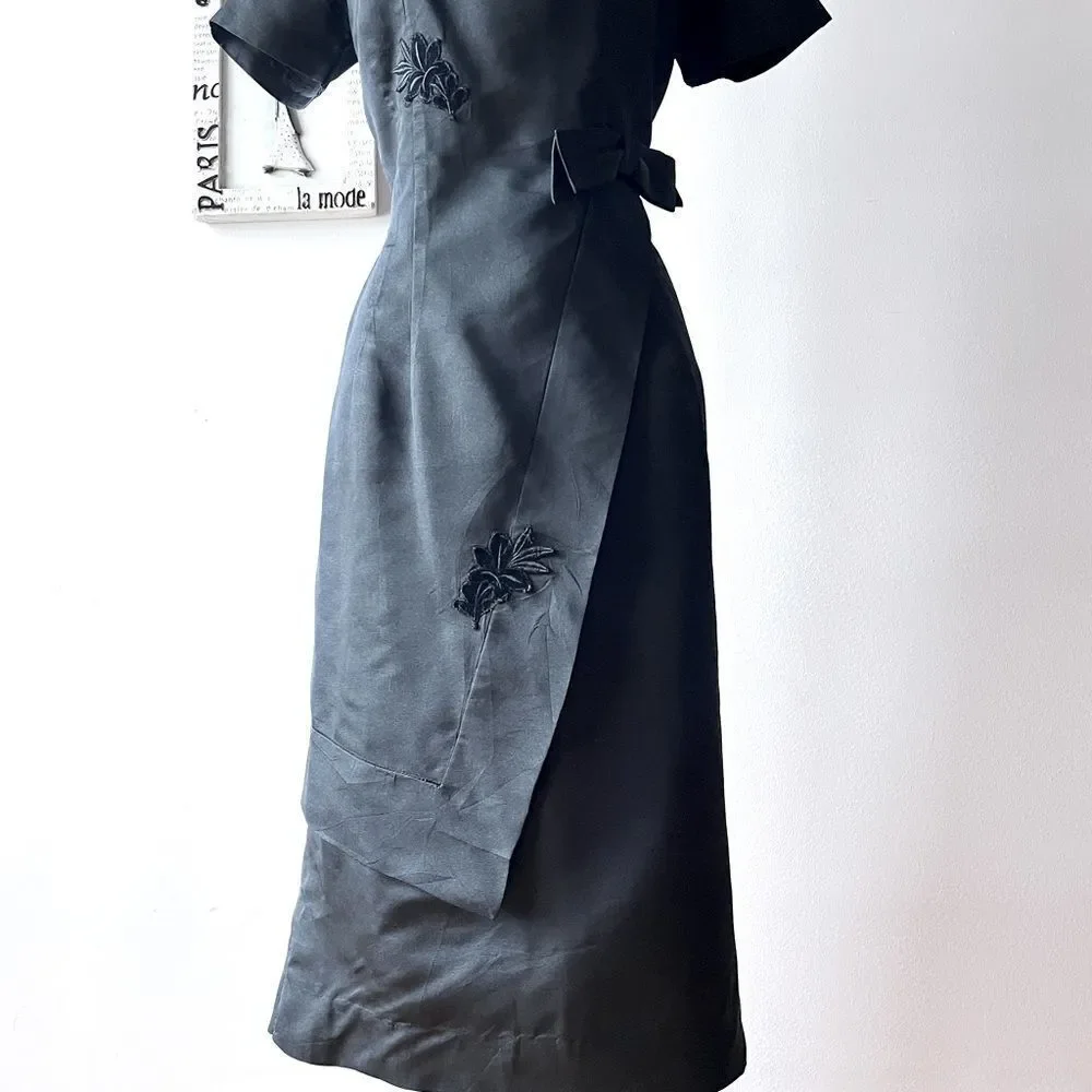 1960s Vintage Petty Hite Black Cocktail Midi Short Sleeve Appliqué Dress - Picture 5 of 13
